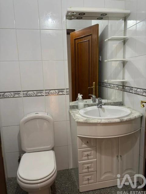 Moradia T4 para Venda em Santa Maria Maior