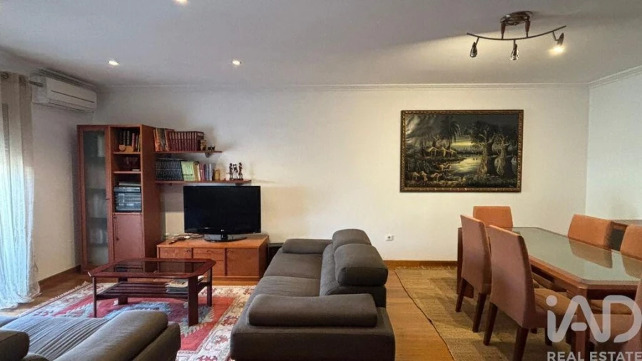 Moradia T4 para Venda em Santa Maria Maior Foto 4