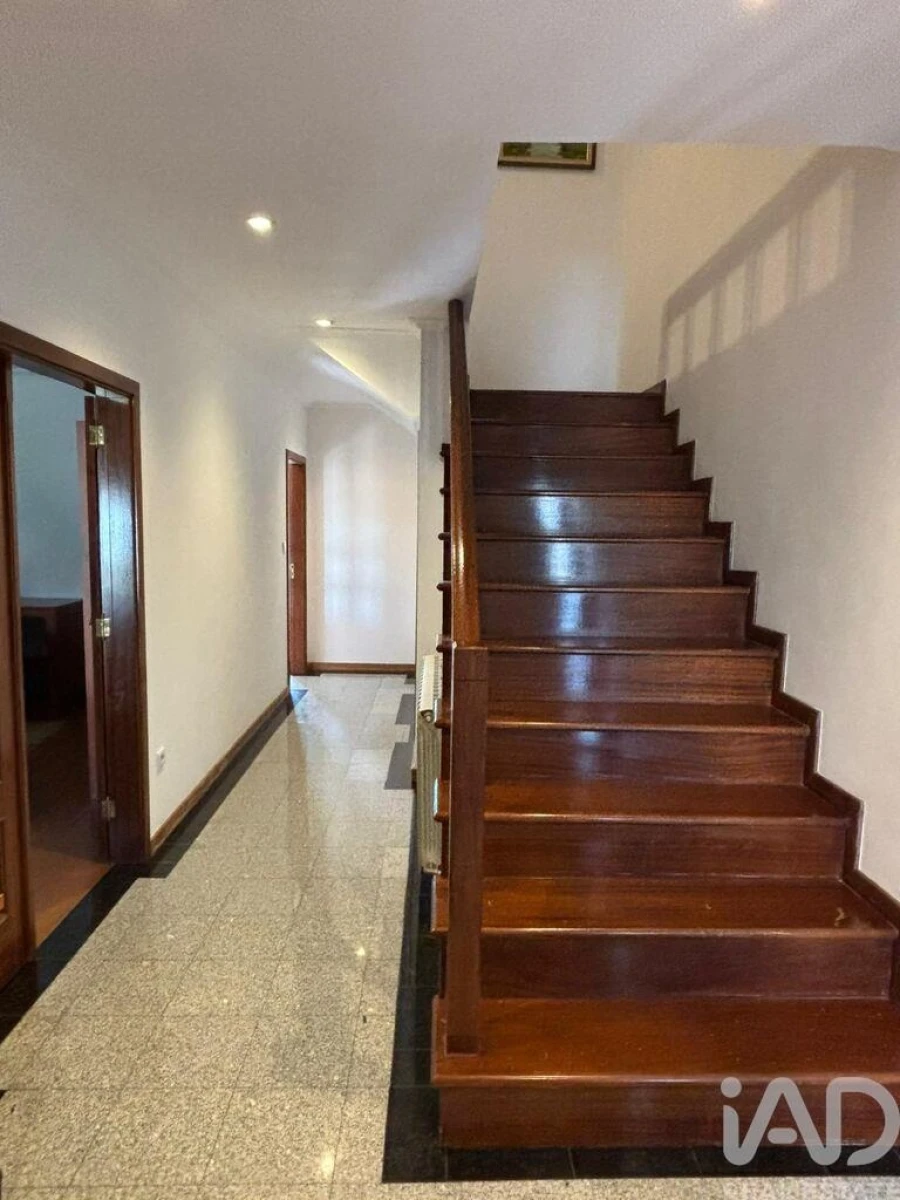 Moradia T4 para Venda em Santa Maria Maior Foto 3