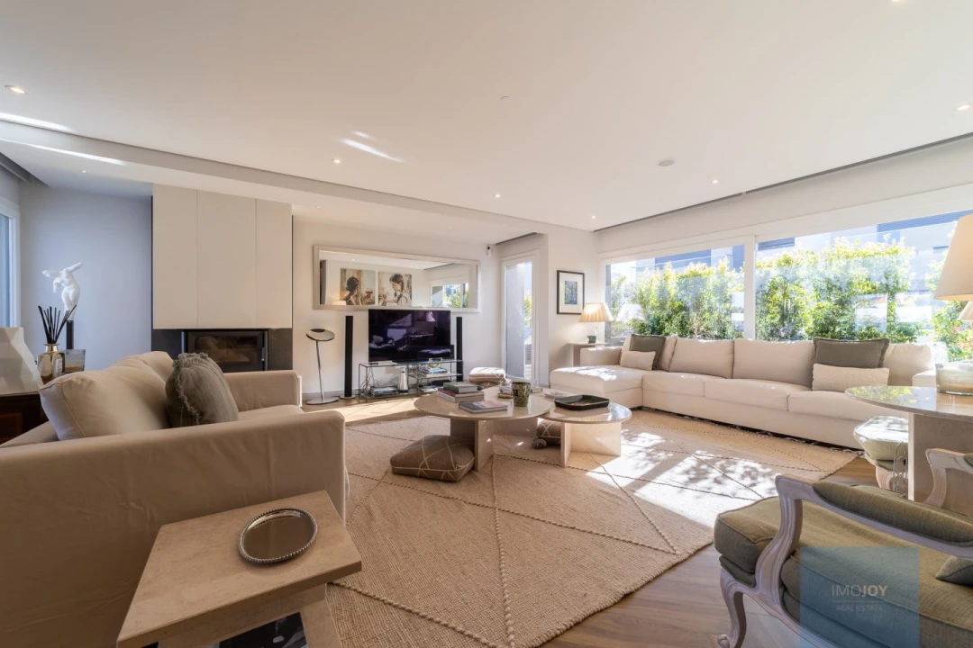 Moradia T4 para Venda em Rio de Mouro Foto 3