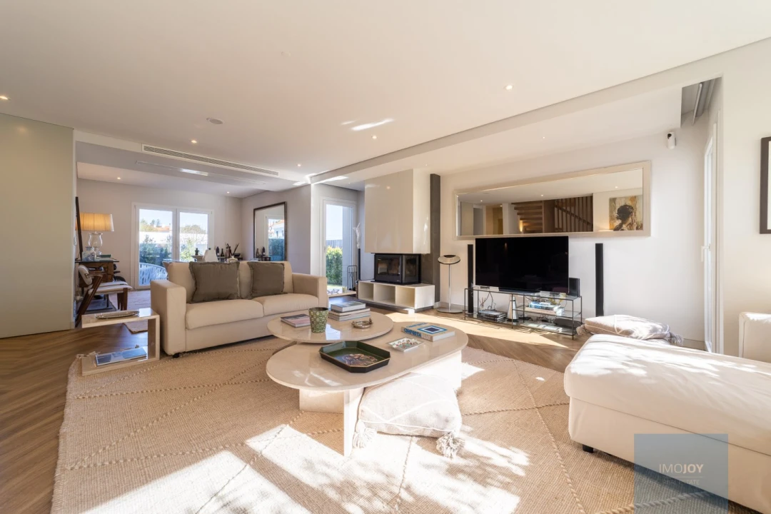 Moradia T4 para Venda em Rio de Mouro Foto 7