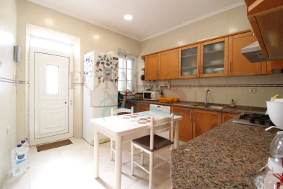 Moradia T3 para Venda em Moncarapacho e Fuseta