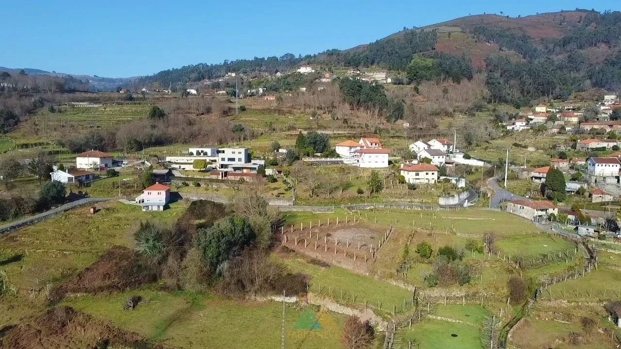 Terreno para Venda em Alvora e Loureda Foto 4
