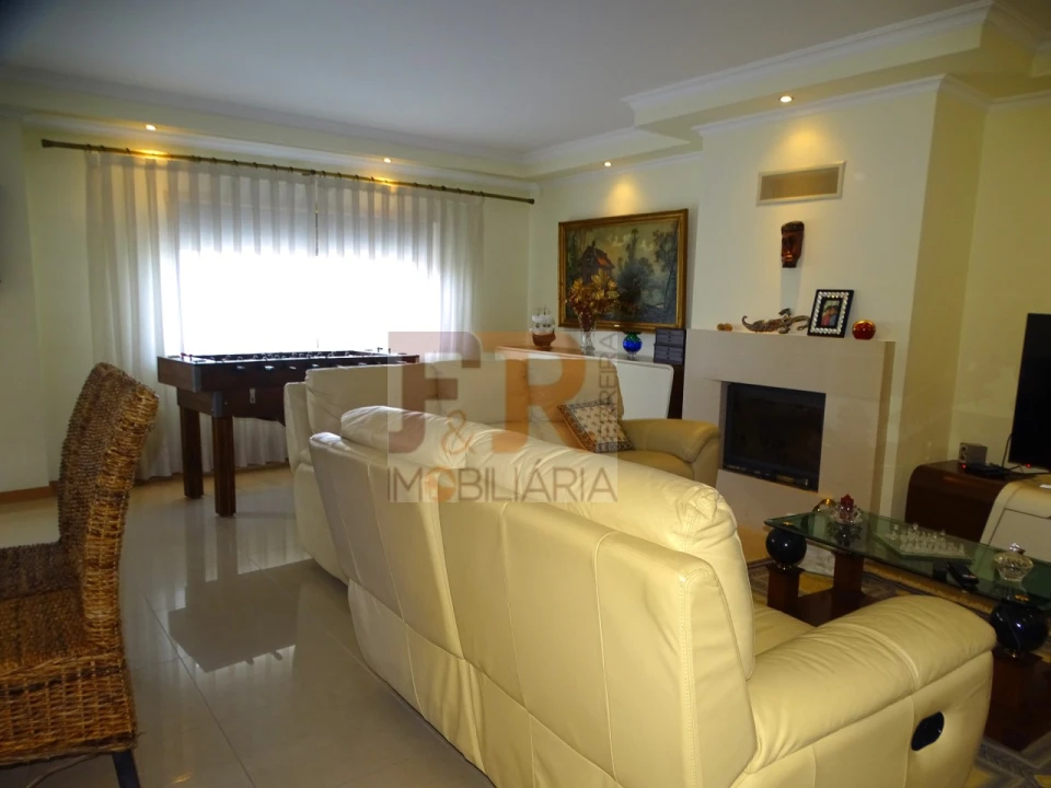 Apartamento T3 para Venda em Fernao Ferro Foto 4