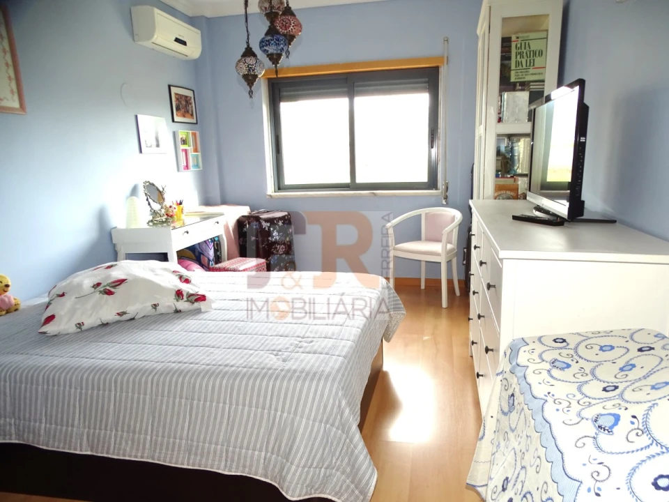 Apartamento T3 para Venda em Fernao Ferro Foto 27