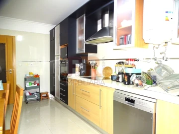 Apartamento T3 para Venda em Fernao Ferro