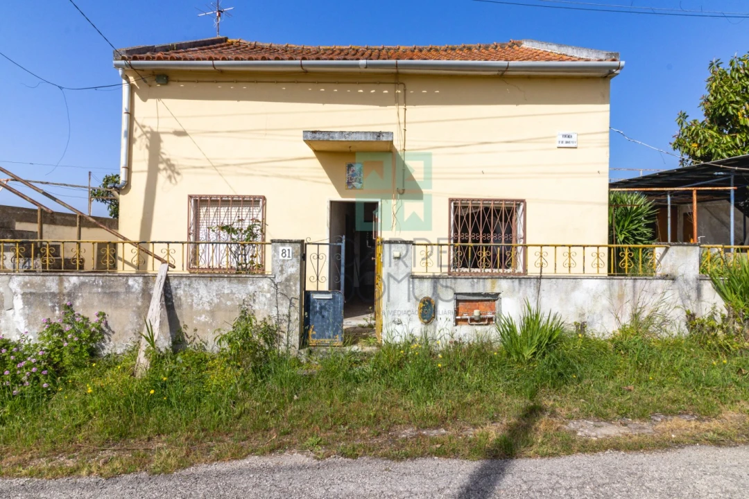 Moradia T2 para Venda em Santo Antão e São Julião do Tojal Foto 1