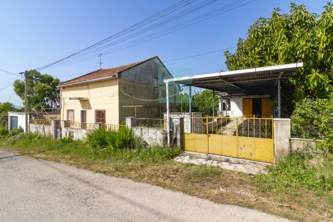 Moradia T2 para Venda em Santo Antão e São Julião do Tojal Foto 2