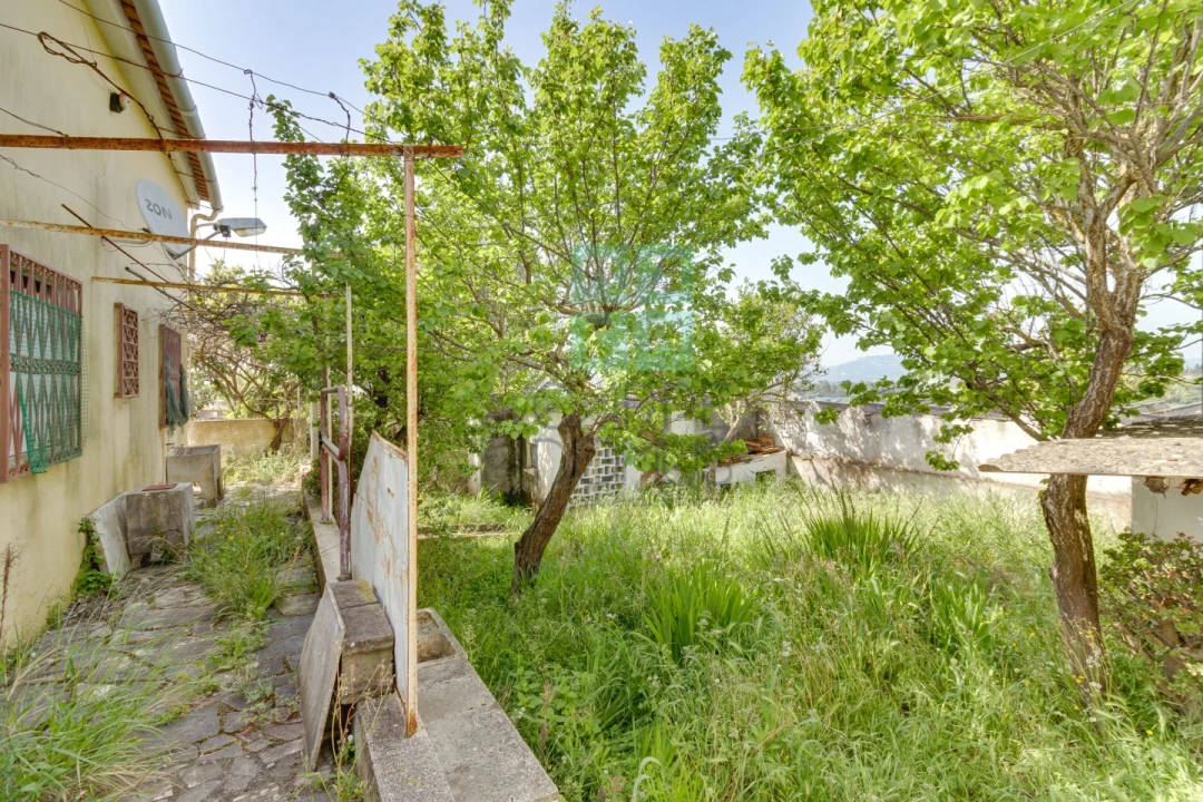 Moradia T2 para Venda em Santo Antão e São Julião do Tojal Foto 18