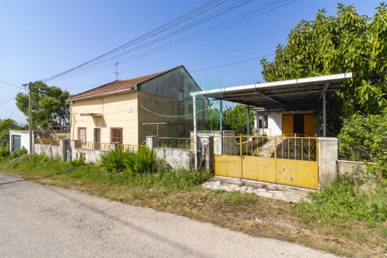 Moradia T2 para Venda em Santo Antão e São Julião do Tojal Foto 2