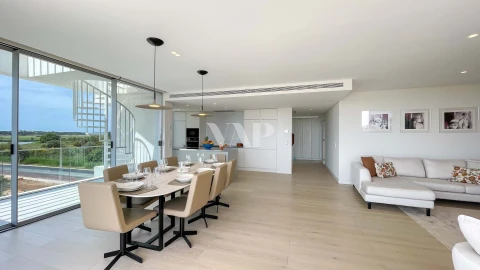 Apartamento T4 para Venda em Quarteira