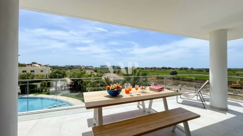 Apartamento T4 para Venda em Quarteira