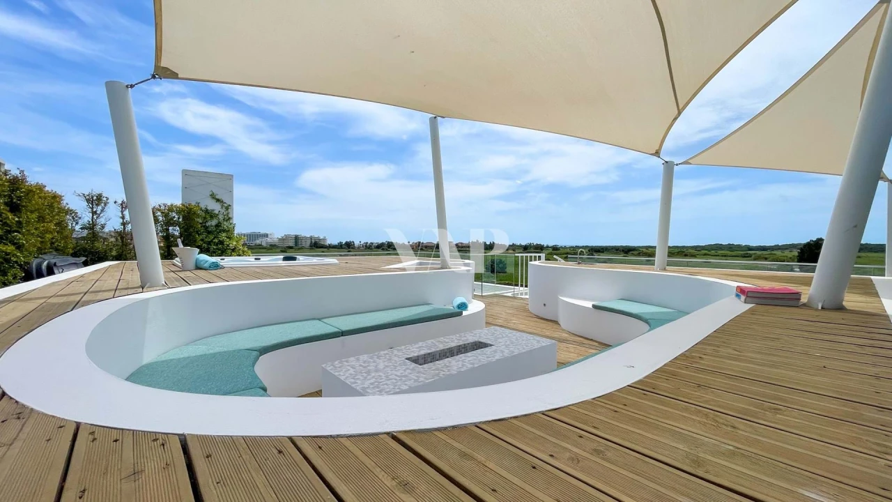 Apartamento T4 para Venda em Quarteira Foto 33