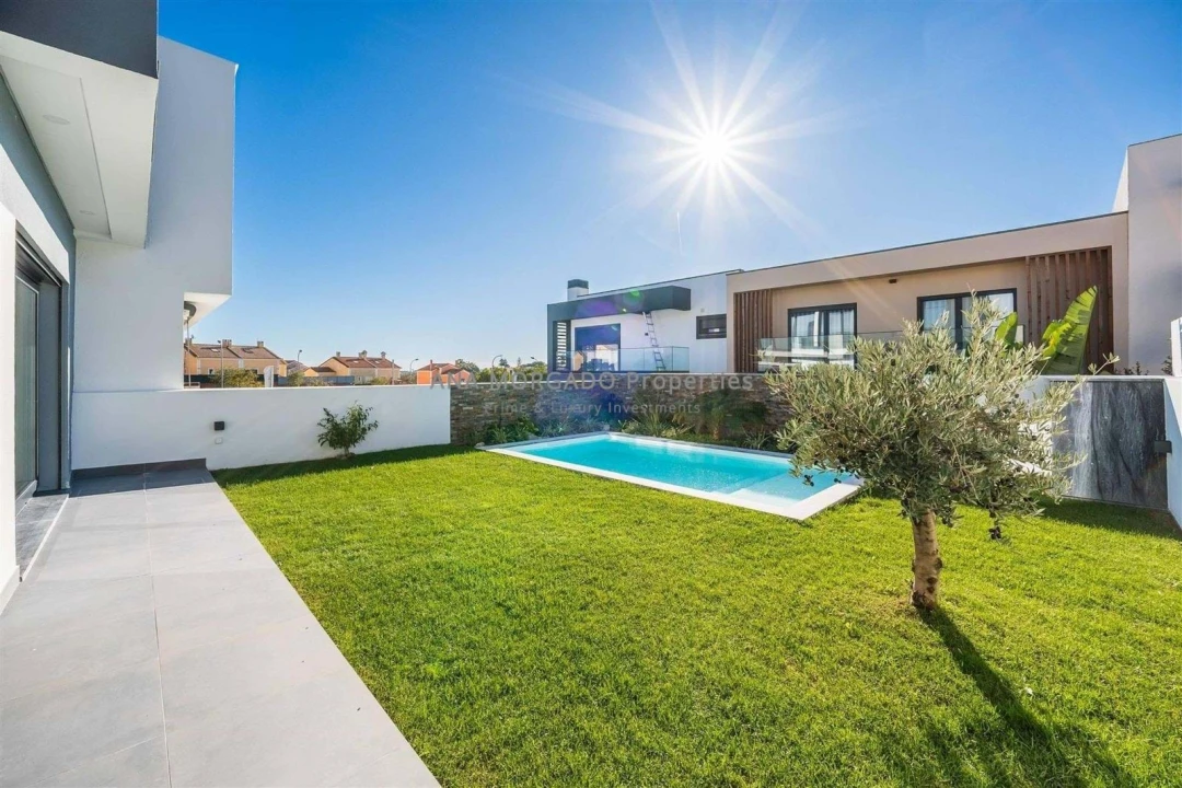 Moradia T4 para Venda em Rio de Mouro Foto 19