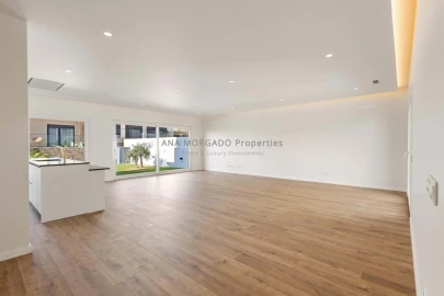 Moradia T4 para Venda em Rio de Mouro