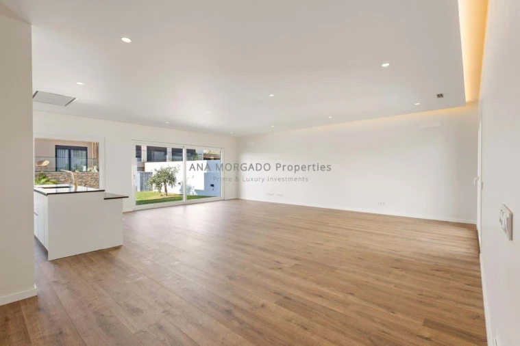 Moradia T4 para Venda em Rio de Mouro Foto 3