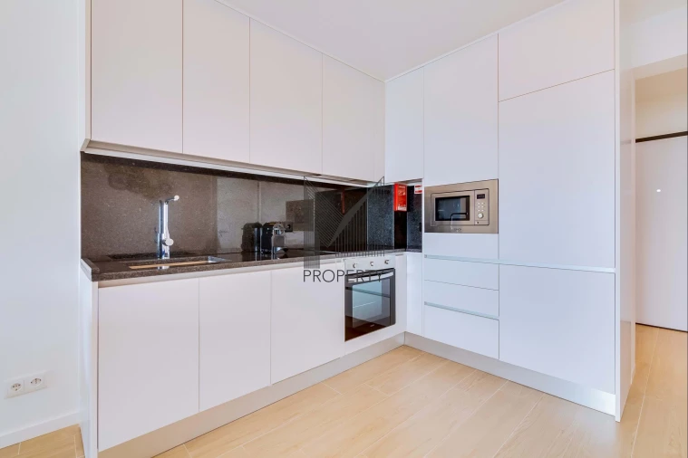 Apartamento T1 para Arrendamento em Quarteira Foto 6