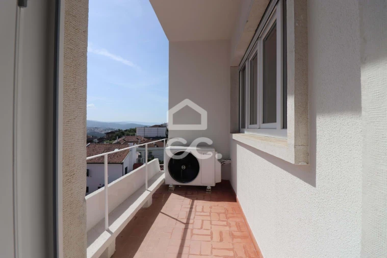 Prédio para Venda em Santo Antonio dos Olivais Foto 11