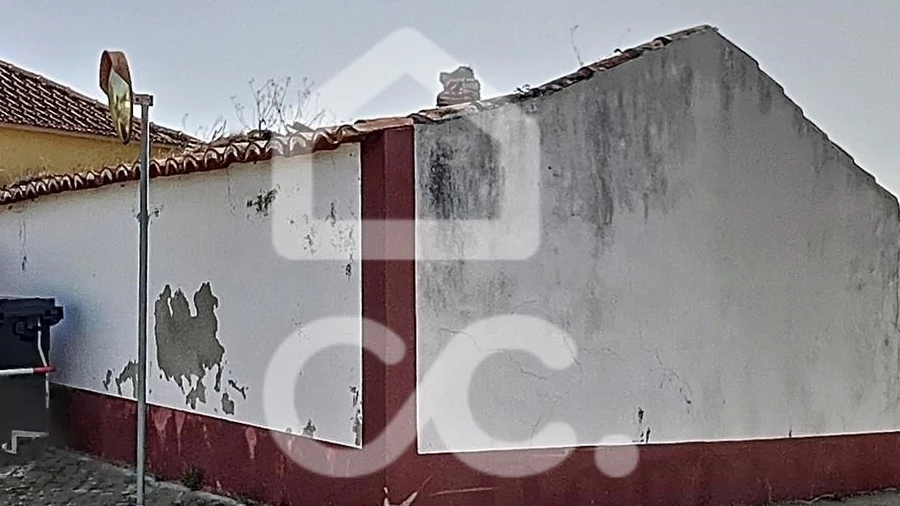 Moradia para Venda em Alvorninha