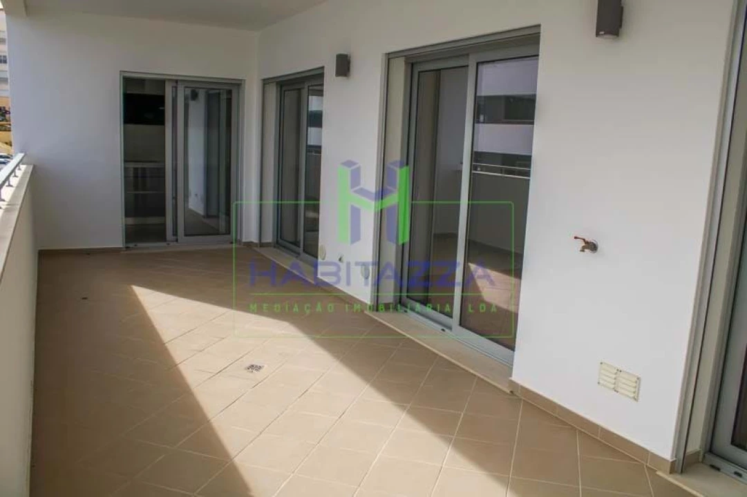 Apartamento T2 para Arrendamento em Lagos (São Sebastião e Santa Maria) Foto 2