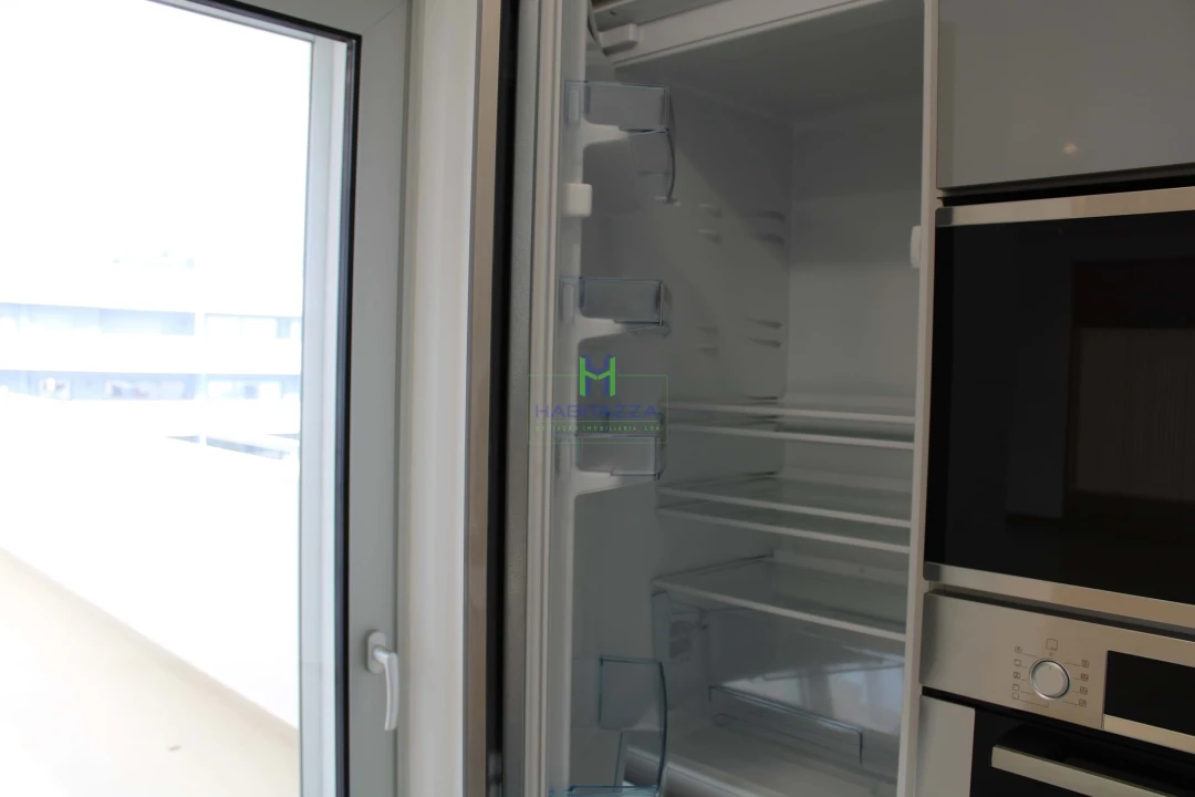 Apartamento T2 para Arrendamento em Lagos (São Sebastião e Santa Maria) Foto 8