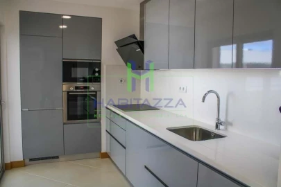 Apartamento T2 para Arrendamento em Lagos (São Sebastião e Santa Maria)