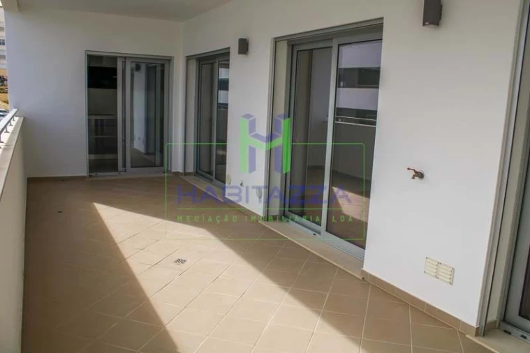 Apartamento T2 para Arrendamento em Lagos (São Sebastião e Santa Maria) Foto 2
