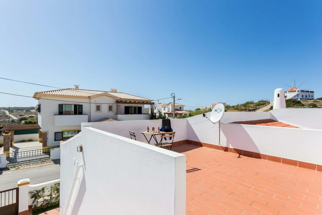 Moradia T3 para Venda em Bordeira Foto 24