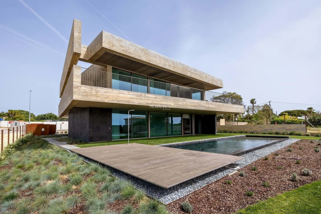 Moradia T4 para Venda em Lagos (São Sebastião e Santa Maria) Foto 1