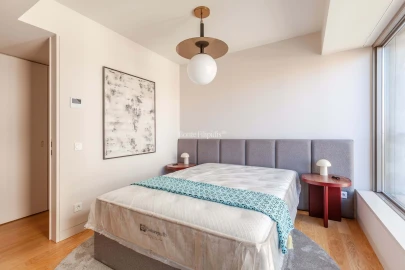 Apartamento T3 para Arrendamento em Santo António