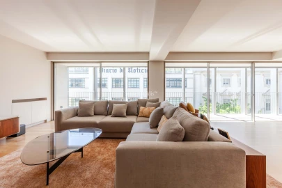 Apartamento T3 para Arrendamento em Santo António