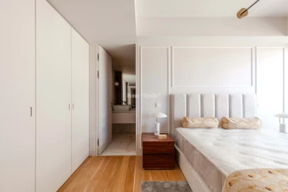 Apartamento T3 para Arrendamento em Santo António