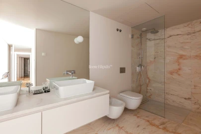 Apartamento T3 para Arrendamento em Santo António