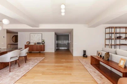 Apartamento T3 para Arrendamento em Santo António