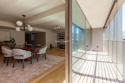 Apartamento T3 para Arrendamento em Santo António