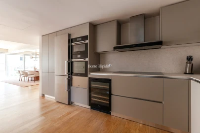 Apartamento T3 para Arrendamento em Santo António