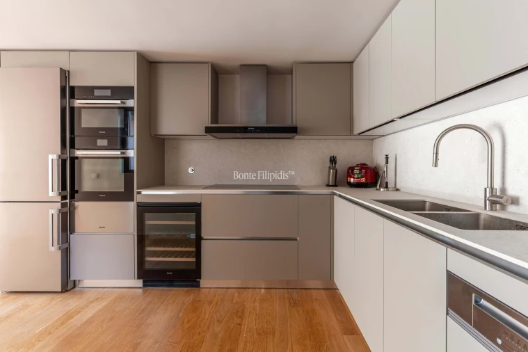 Apartamento T3 para Arrendamento em Santo António Foto 21