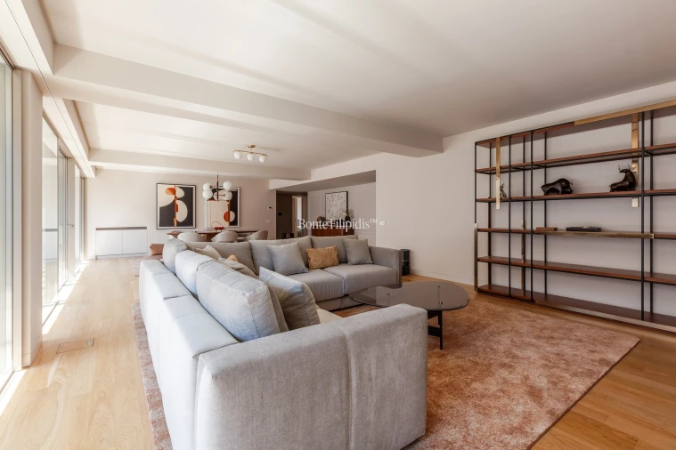 Apartamento T3 para Arrendamento em Santo António Foto 13