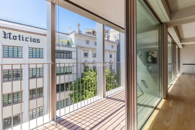 Apartamento T3 para Arrendamento em Santo António Foto 15