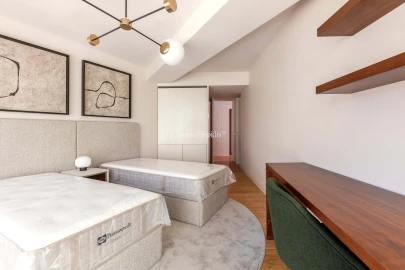 Apartamento T3 para Arrendamento em Santo António