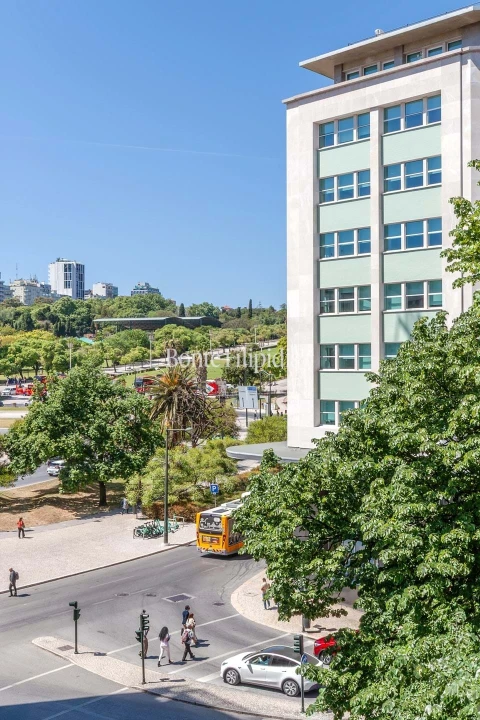 Apartamento T3 para Arrendamento em Santo António