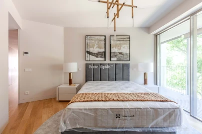 Apartamento T3 para Arrendamento em Santo António