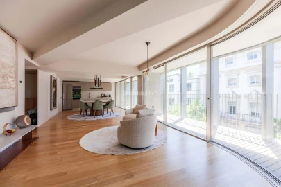 Apartamento T3 para Arrendamento em Santo António