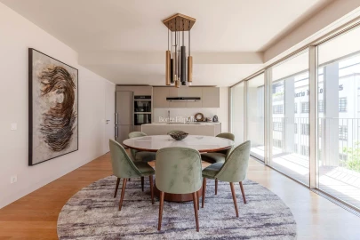 Apartamento T3 para Arrendamento em Santo António