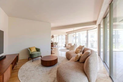 Apartamento T3 para Arrendamento em Santo António