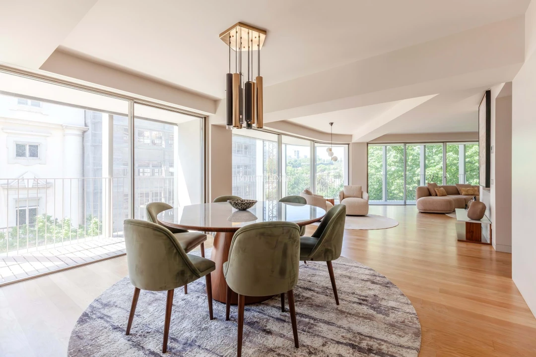 Apartamento T3 para Arrendamento em Santo António Foto 1