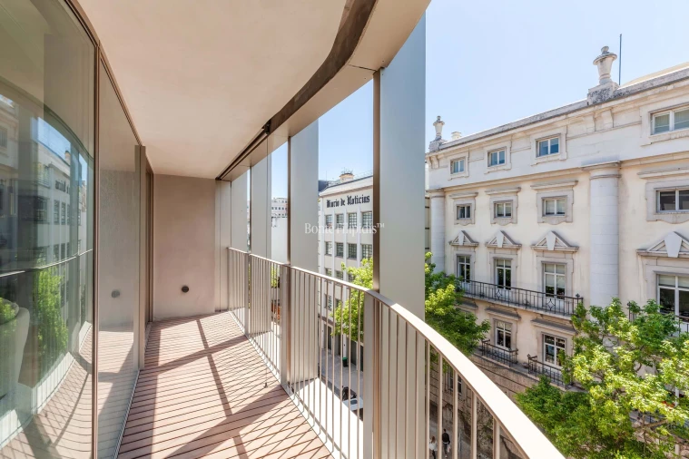 Apartamento T3 para Arrendamento em Santo António Foto 9