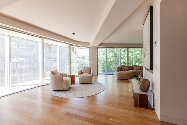 Apartamento T3 para Arrendamento em Santo António Foto 13