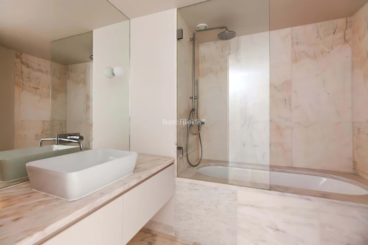 Apartamento T3 para Arrendamento em Santo António Foto 33