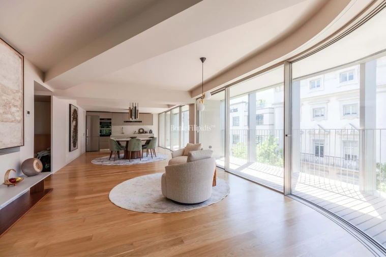 Apartamento T3 para Arrendamento em Santo António Foto 19